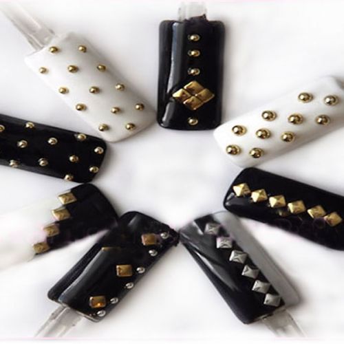Preview: 50 Stück Metallic Studs Quadrat Silber Einleger Nieten Nailart Preview: metallic-studs-musternagel