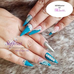 diamond-rain-silver-star-nailsandmore24